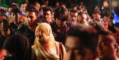 থানার ভেতরে ডাকসু নেতাদের ওপর হামলা, পুলিশের ভূমিকা নিয়ে প্রশ্ন